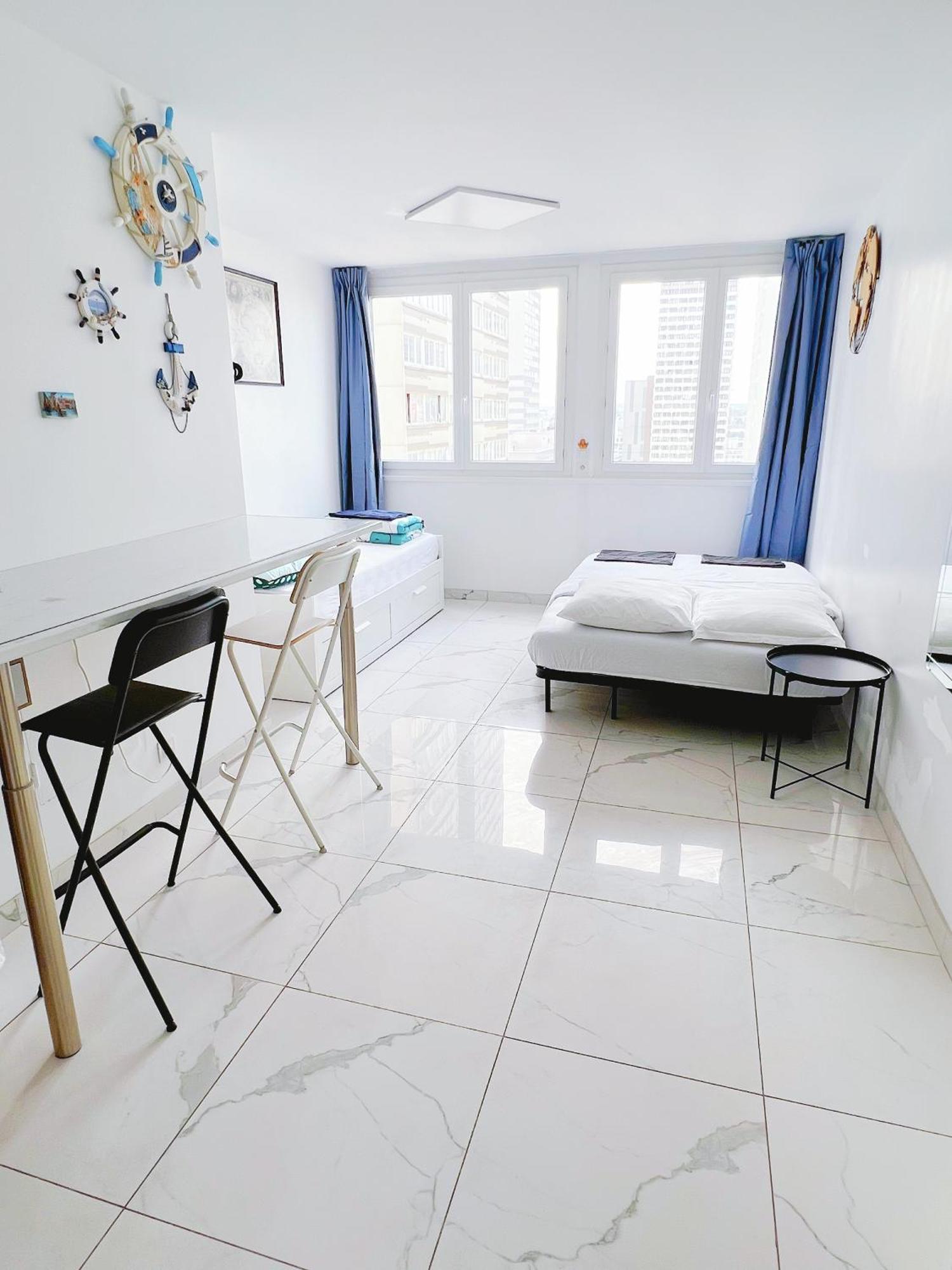 Apartment Near Subway And Supermarket París Exterior foto